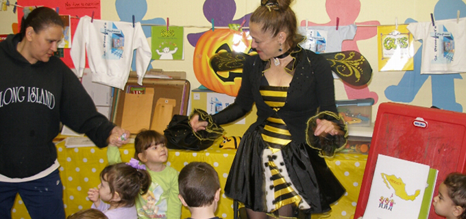 Honey Tomes participates in many educational events. <a href="http://www.honeytomes.com/?page_id=17"><font color="ffcc33">Schedule an event</font></a> <br> slidebee